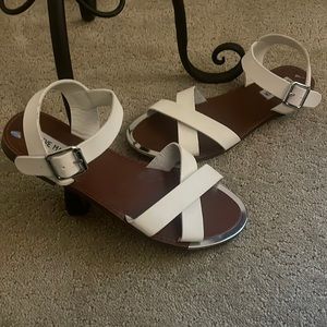 Steve Madden White Leather Sandles